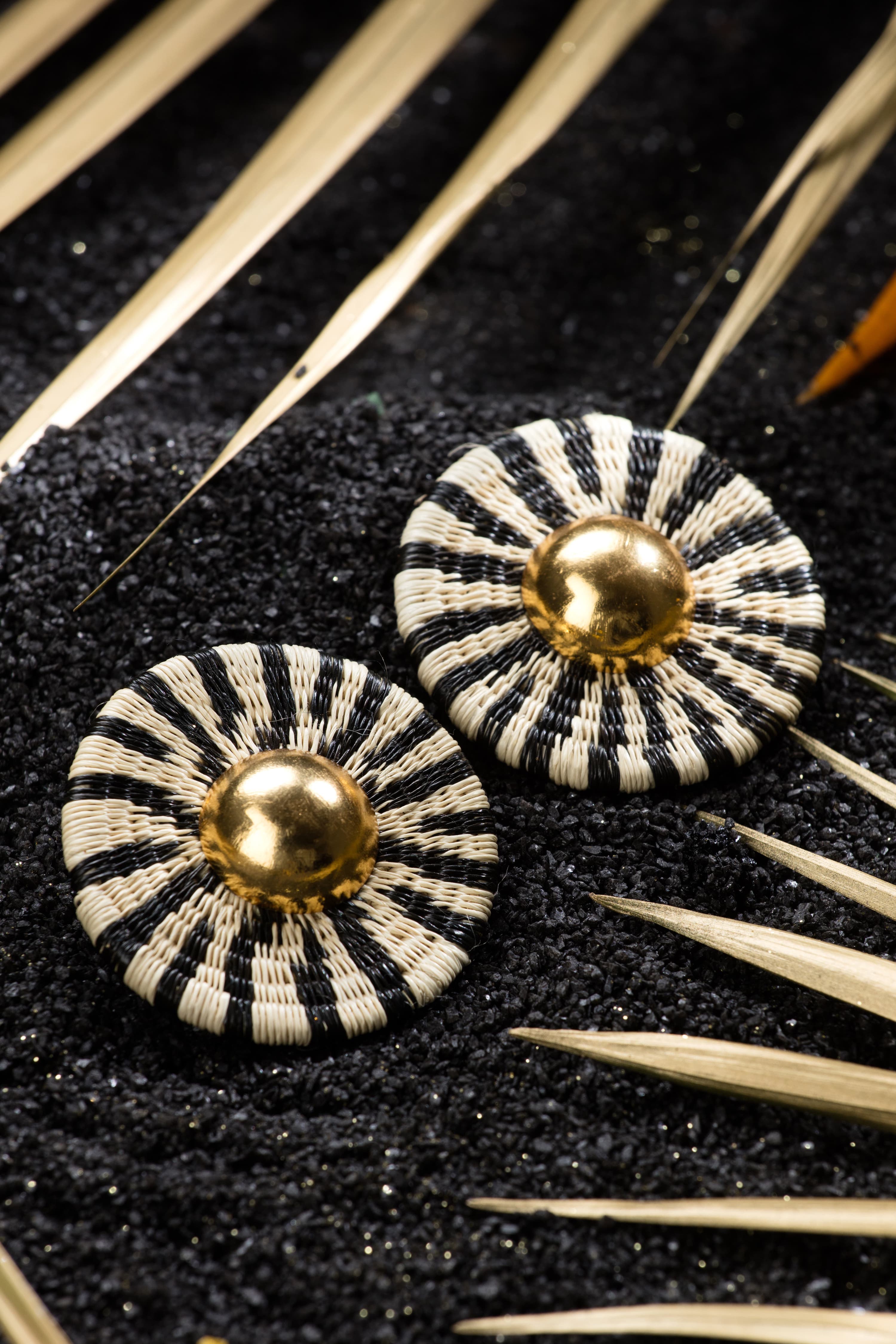 Oversized Mesh Studs
