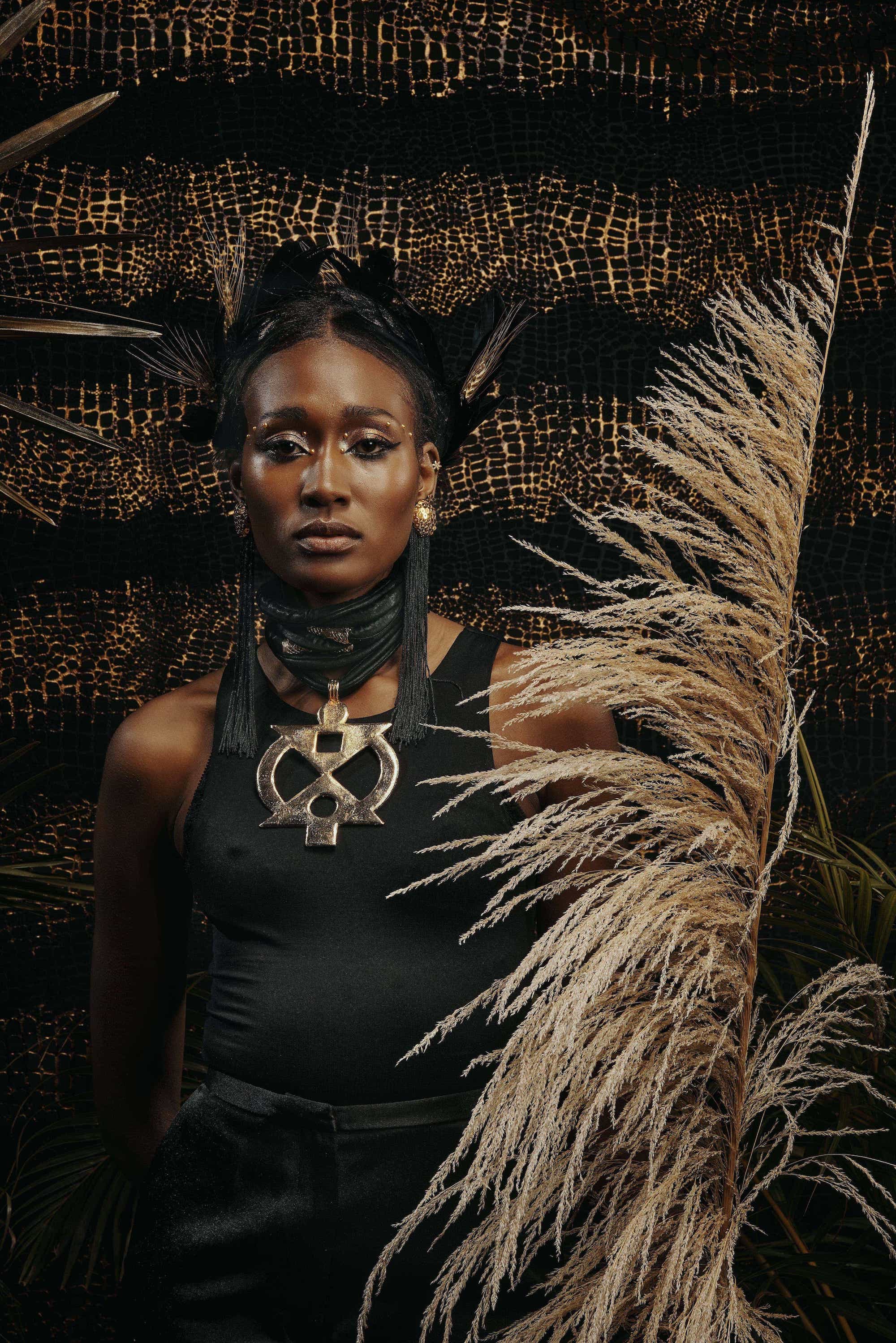 Boa Me na me mmoa wo Neckpiece
